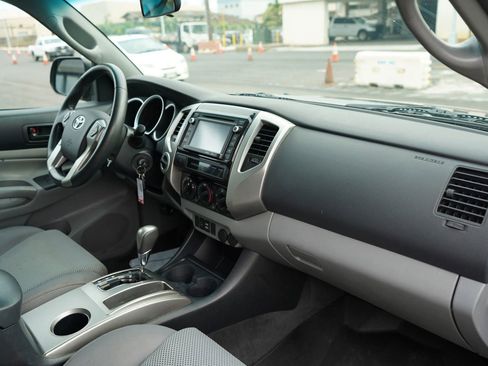 Used 2015 Toyota Tacoma 4x4 Double Cab w/ TRD Off-Road Package image 15