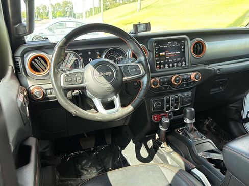 Used 2022 Jeep Gladiator Mojave w/ Cold Weather Group AWD/4WD image 18
