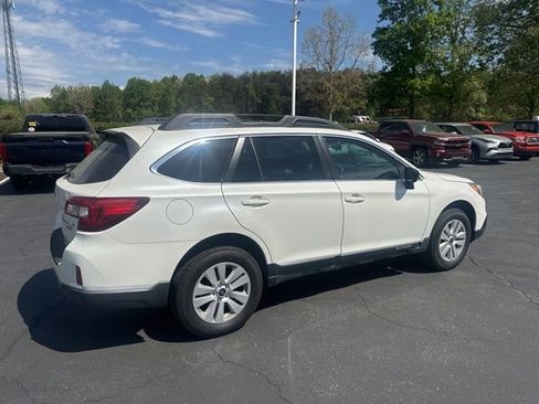 Used 2017 Subaru Outback 2.5i image 7