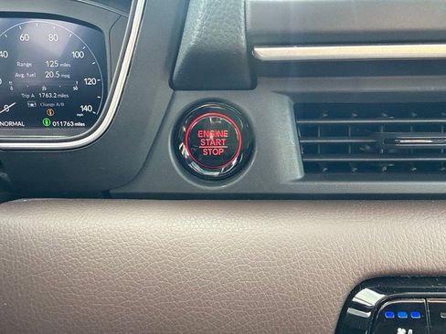 Used 2025 Honda Pilot Elite image 19