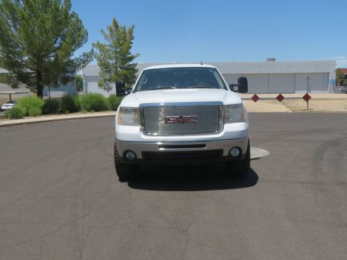 Used 2008 GMC Sierra 2500 SLT w/ EZ-Lift Tailgate Package RWD image 11