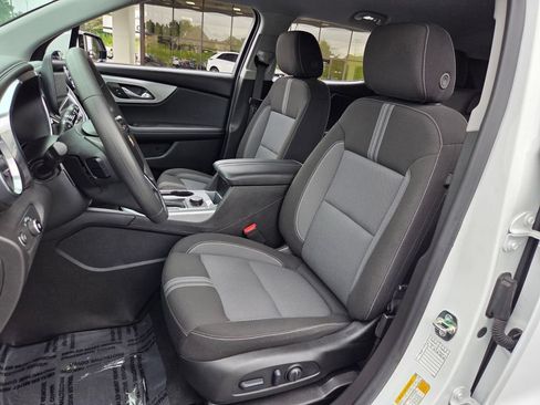 Used 2025 Chevrolet Blazer LT FWD image 5