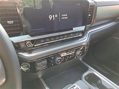 Used 2025 Chevrolet Silverado 1500 High Country w/ Technology Package image 14