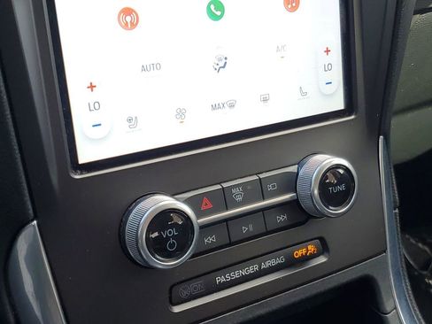 Used 2021 Ford Edge Titanium image 25