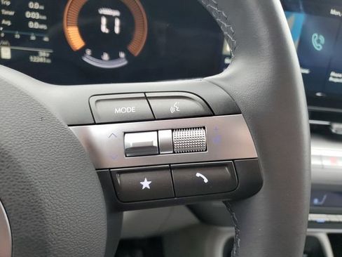 Used 2025 Hyundai Kona SEL image 23