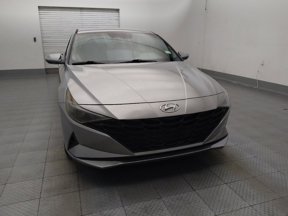 Used 2021 Hyundai Elantra SE FWD image 14