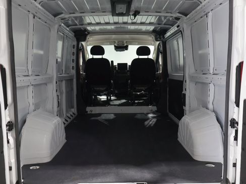 Used 2025 RAM ProMaster 2500 w/ Premium Convenience Group FWD image 4