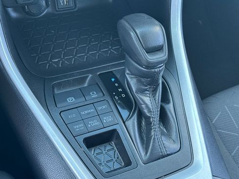 Used 2024 Toyota RAV4 XLE AWD/4WD image 16