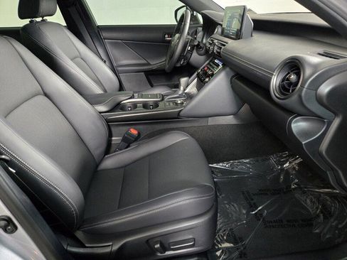 Certified 2025 Lexus IS 300 F Sport image 24