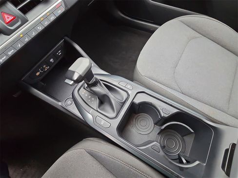 Used 2025 Kia K4 LXS image 23