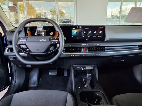 Used 2025 Kia K4 FWD image 15