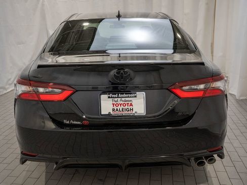 Used 2023 Toyota Camry SE image 5