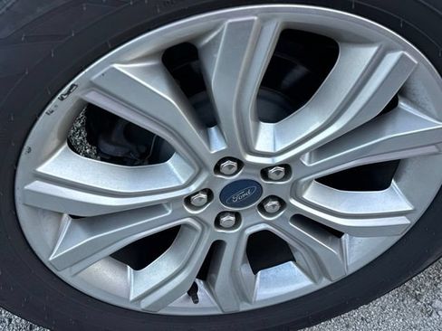 Used 2020 Ford Edge Titanium AWD/4WD image 6