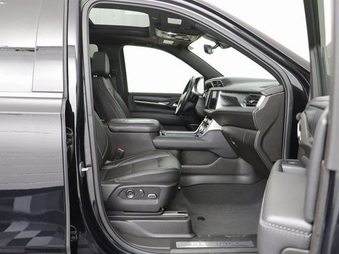 Used 2021 GMC Yukon Denali w/ Denali Premium Package image 21