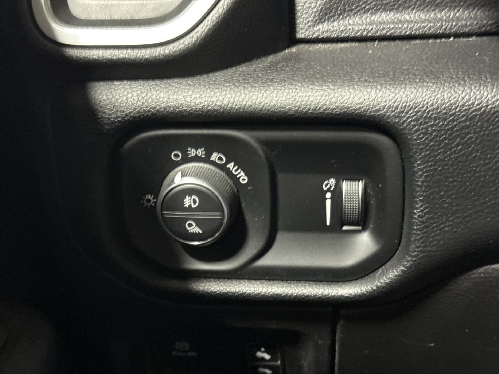 Used 2021 RAM 1500 Big Horn AWD/4WD image 18