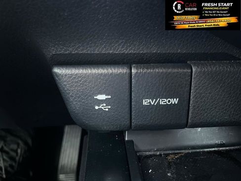 Used 2019 Toyota Camry SE image 17