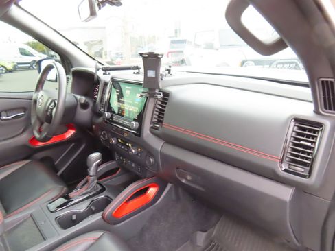 Used 2023 Nissan Frontier PRO-4X w/ Pro-4X Premium Package image 19