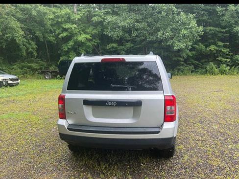 Used 2011 Jeep Patriot Sport image 4