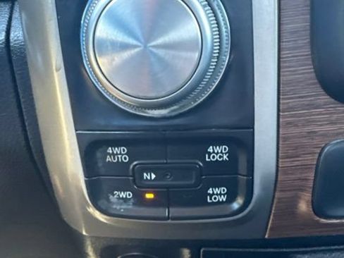 Used 2017 RAM 1500 Laramie w/ Convenience Group AWD/4WD image 18