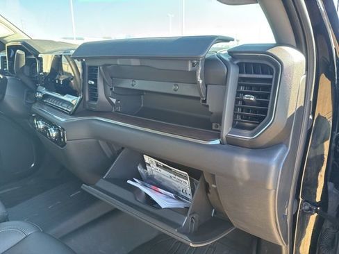 Used 2023 GMC Sierra 1500 SLT image 57
