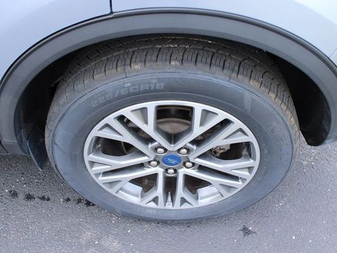 Used 2022 Ford Escape SEL image 5