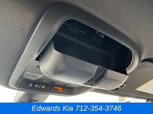 Used 2024 Buick Enclave Premium image 34