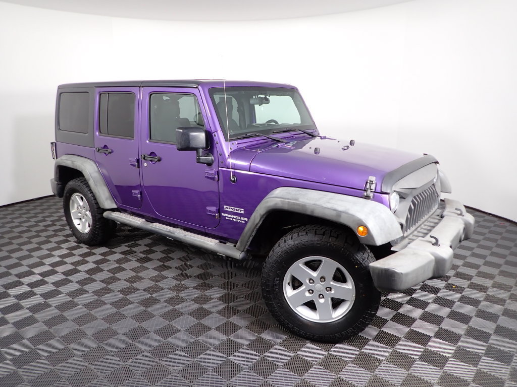 Used 2017 Jeep Wrangler Unlimited Sport w/ Connectivity Group AWD/4WD image 5
