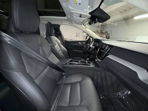 Used 2025 Volvo XC60 B5 Plus AWD/4WD image 14