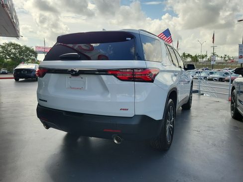 Used 2022 Chevrolet Traverse RS FWD image 11