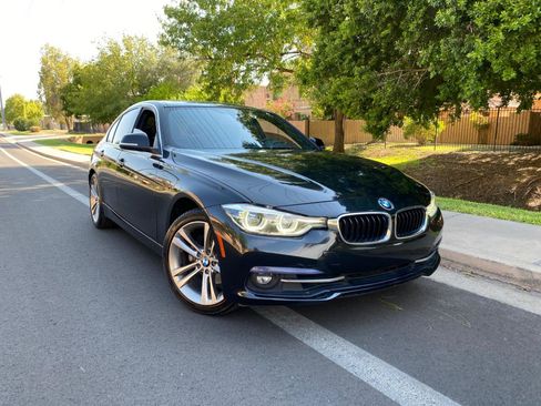 Used 2018 BMW 330i Sedan RWD image 2