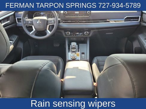 Used 2023 Mitsubishi Outlander SE image 15