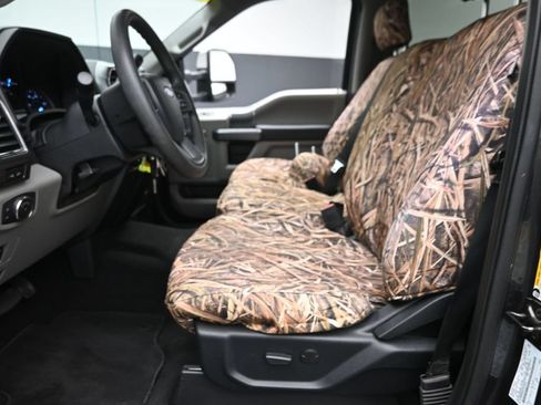 Used 2020 Ford F350 XLT w/ XLT Premium Package AWD/4WD image 16