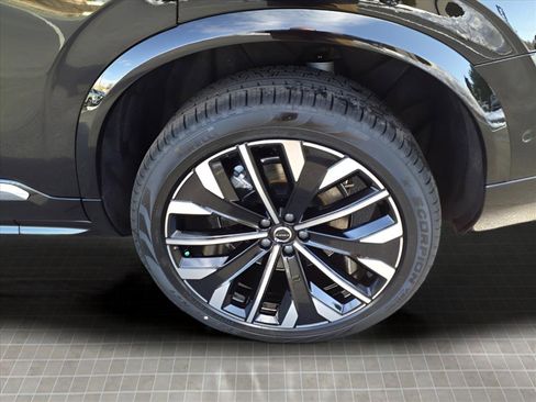 Used 2025 Volvo XC90 T8 Plus w/ Protection Package Premier image 5