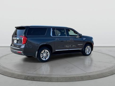 Used 2023 GMC Yukon XL SLT w/ SLT Premium Package AWD/4WD image 8
