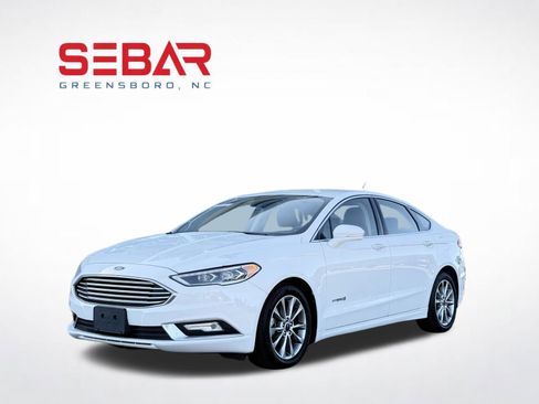 Used 2017 Ford Fusion SE w/ Equipment Group 602A image 9