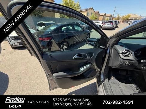 Used 2017 Mercedes-Benz B 250e image 10
