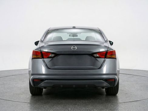 Used 2025 Nissan Altima 2.5 SV FWD image 7