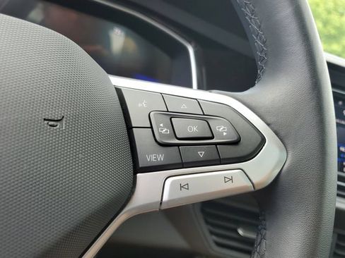 Certified 2024 Volkswagen Jetta SE w/ Panoramic Sunroof Package FWD image 23