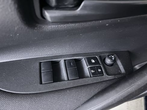 Used 2022 Toyota Corolla LE image 11