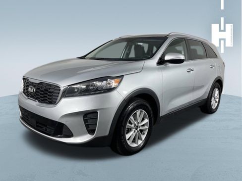 Used 2020 Kia Sorento LX w/ LX I4 Convenience Package image 3