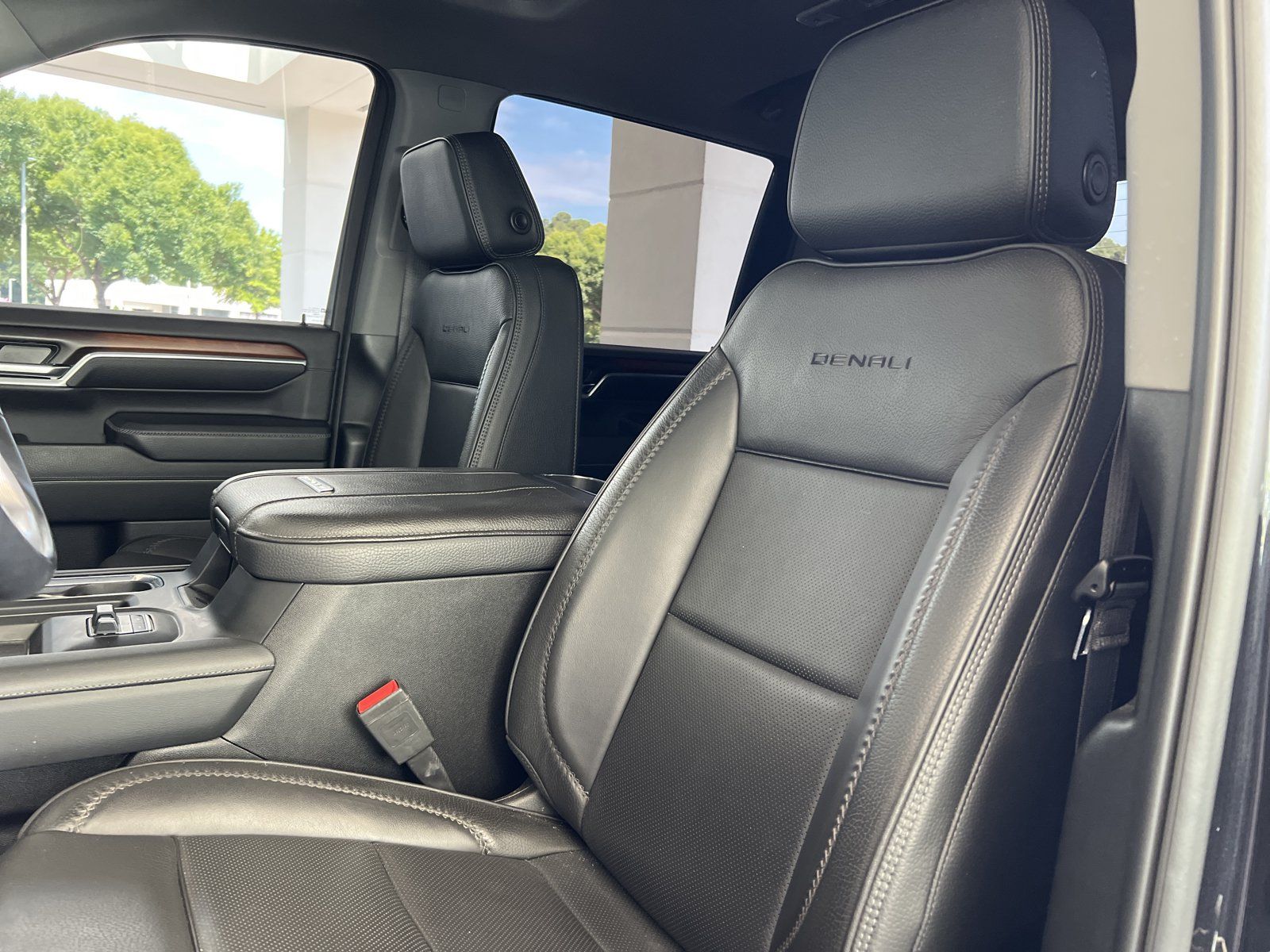 Used 2024 GMC Sierra 2500 Denali w/ Denali Reserve Package AWD/4WD image 19
