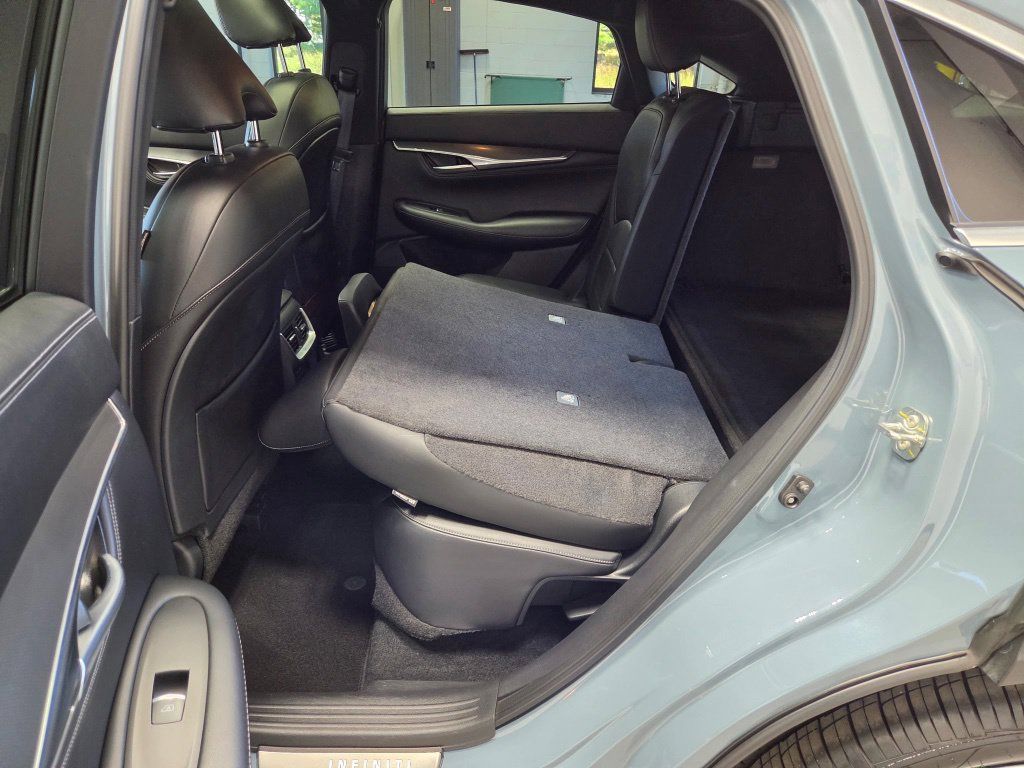 Used 2024 INFINITI QX55 Luxe w/ Cargo Package AWD/4WD image 22