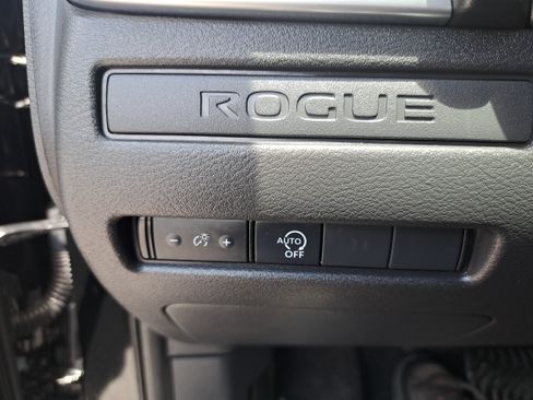 Used 2024 Nissan Rogue S AWD/4WD image 24