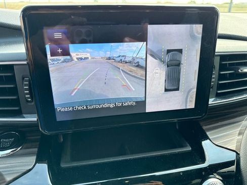 Used 2022 Ford Explorer Limited w/ Equipment Group 301A RWD image 26