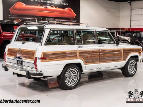 Used 1991 Jeep Grand Wagoneer 4dr Wagon 4WD image 8
