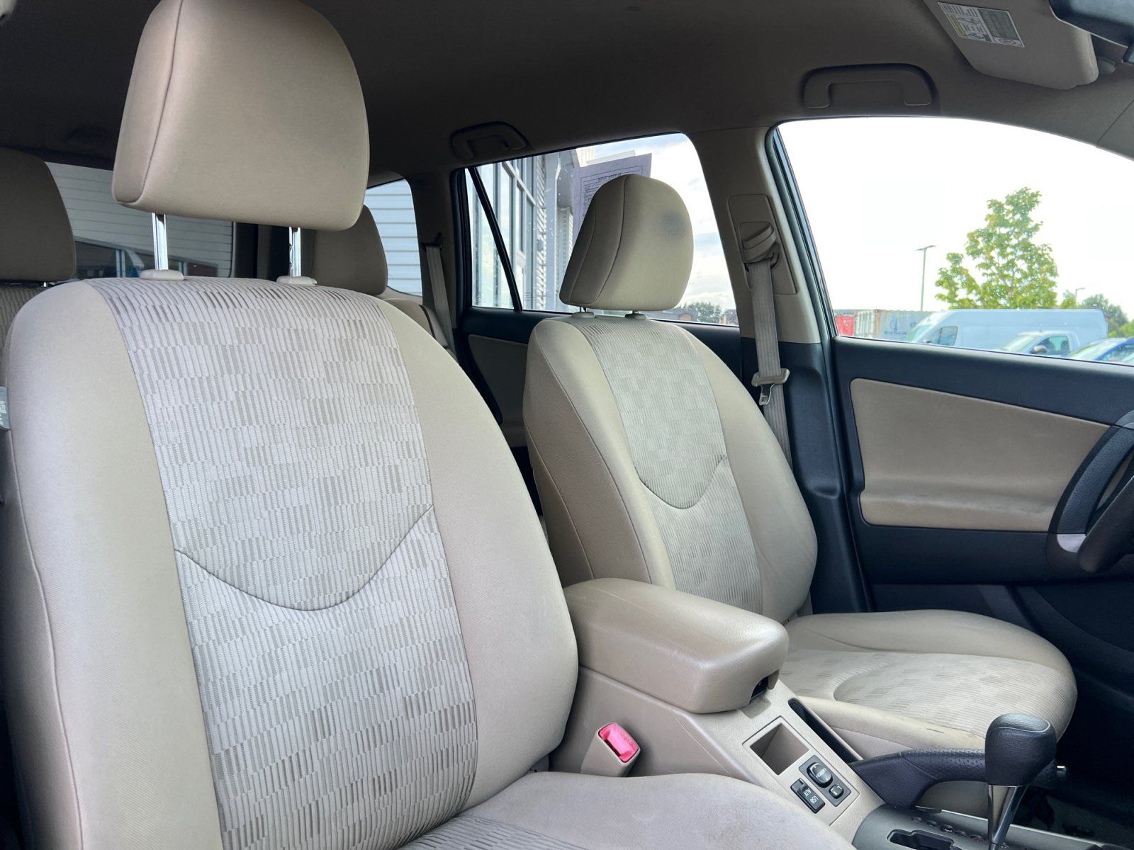 Used 2012 Toyota RAV4 4WD w/ Value Pkg image 19
