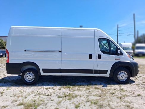 Used 2022 RAM ProMaster 2500 FWD image 5