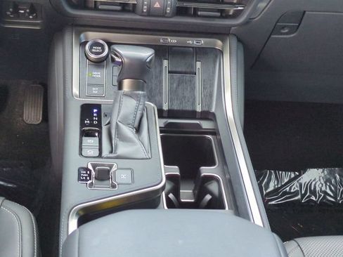 Used 2024 Lexus GX 550 w/ Cold Area Package AWD/4WD image 19