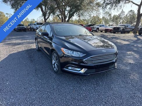 Used 2017 Ford Fusion SE w/ Equipment Group 201A image 7