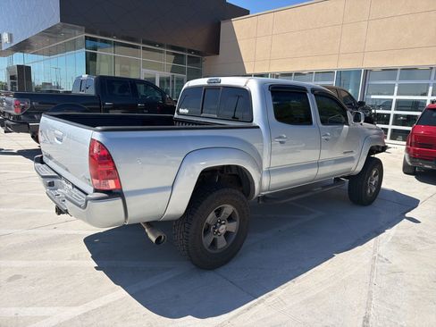 Used 2005 Toyota Tacoma PreRunner image 4